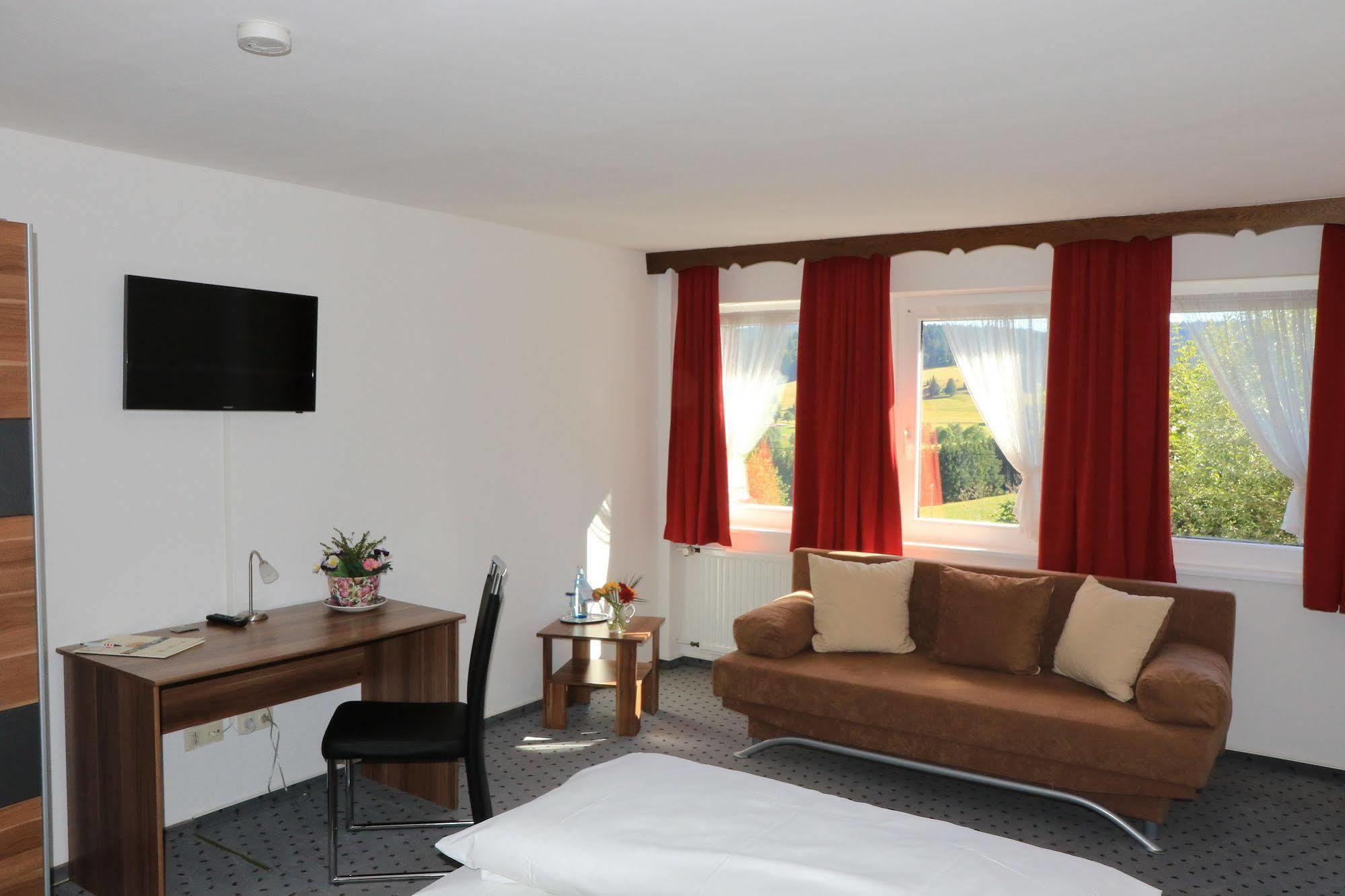 Hotel Landgasthof Adler Altenrond Экстерьер фото